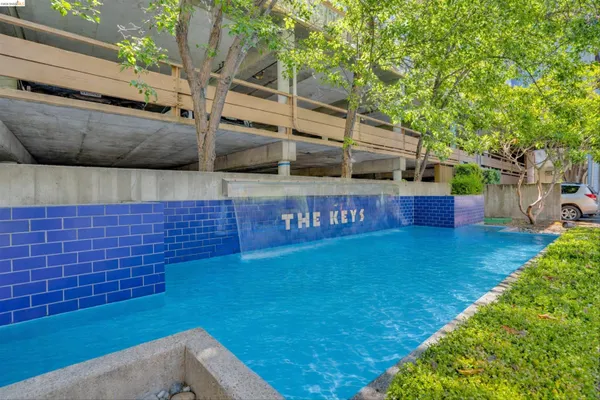 $2,000 | 490 North Civic Drive, Unit 409, Walnut Creek, CA 94596