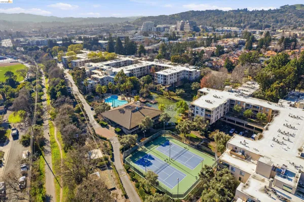 $2,000 | 490 North Civic Drive, Unit 409, Walnut Creek, CA 94596