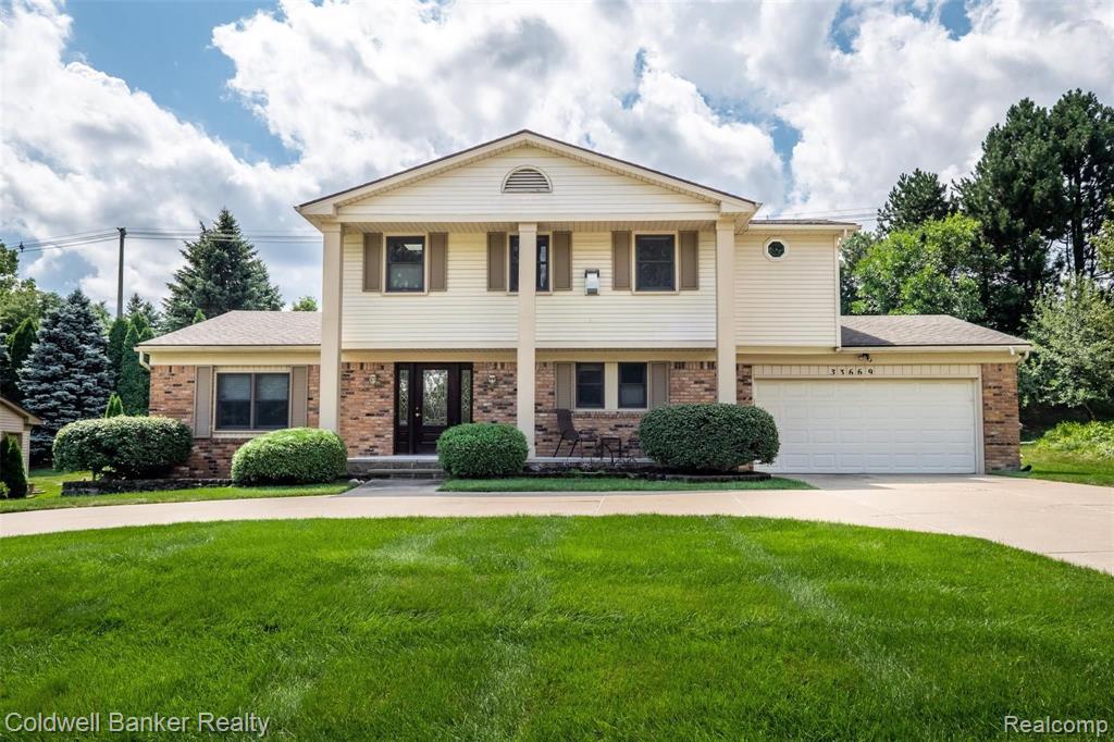 33669 York Ridge Street Farmington Hills, MI 48331 - Photo 1 of 46