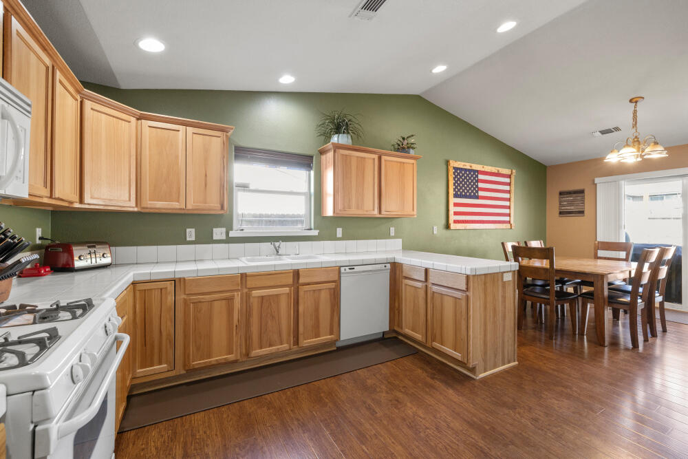 7229 Ruth Drive Klamath Falls, OR 97603 - Photo 18 of 47 7229RuthDr-30