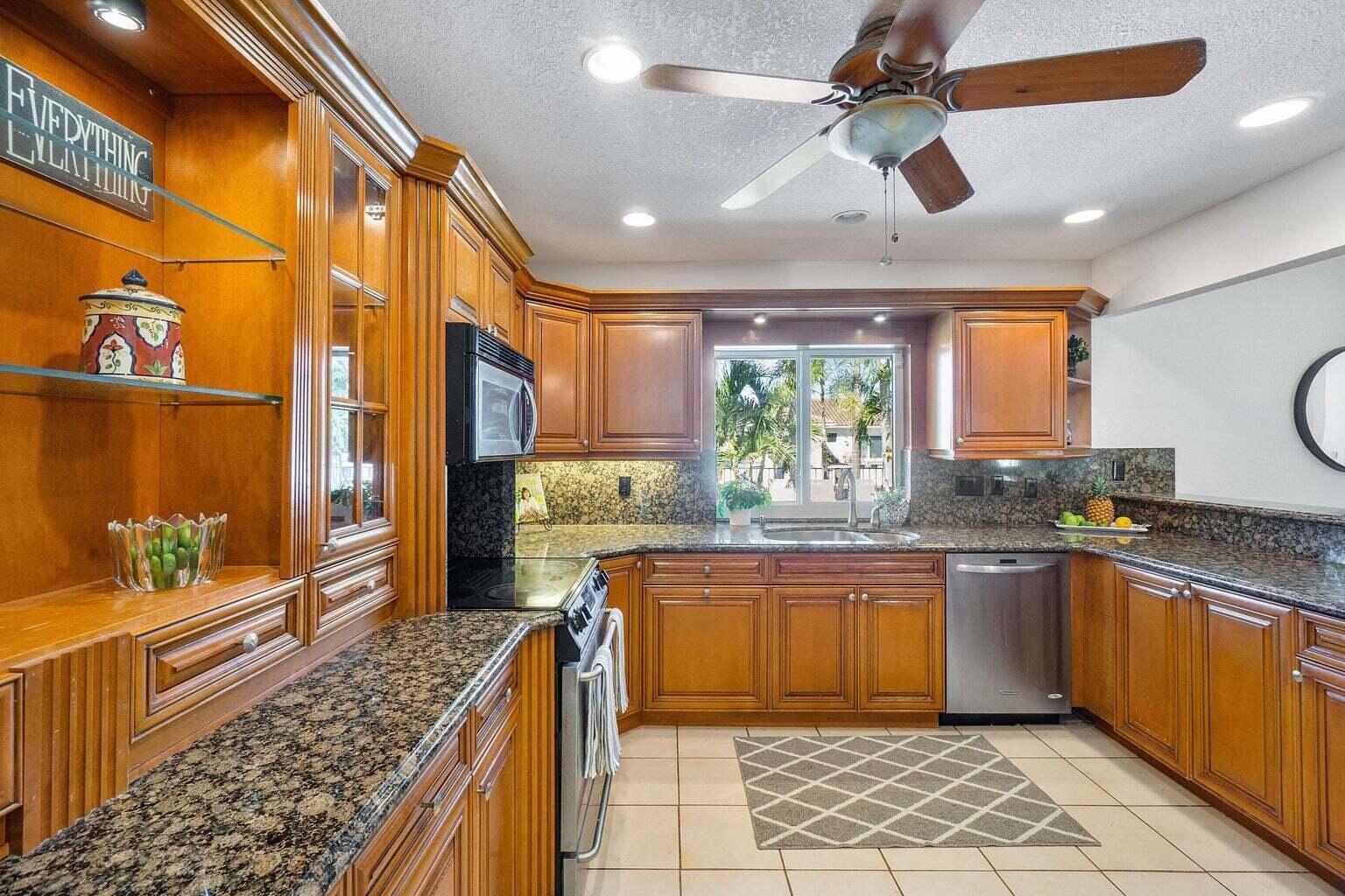 561 Southwest 15th Street Boca Raton, FL 33432 - Photo 7 of 25 20230608185338864994000000-o