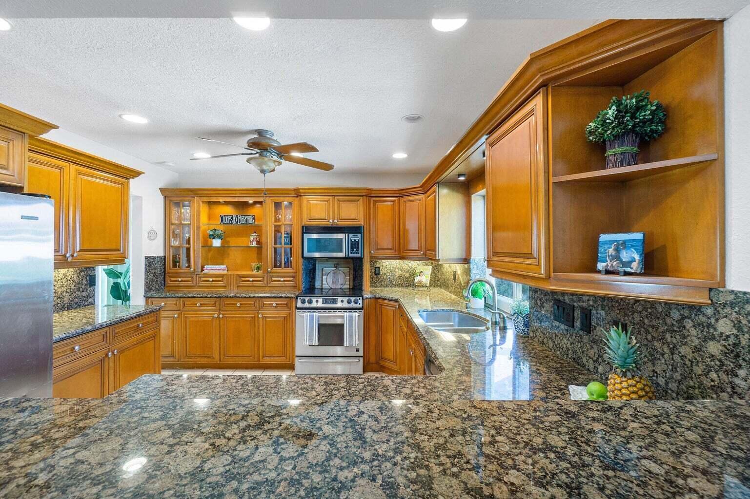 561 Southwest 15th Street Boca Raton, FL 33432 - Photo 8 of 25 20230608185339168015000000-o