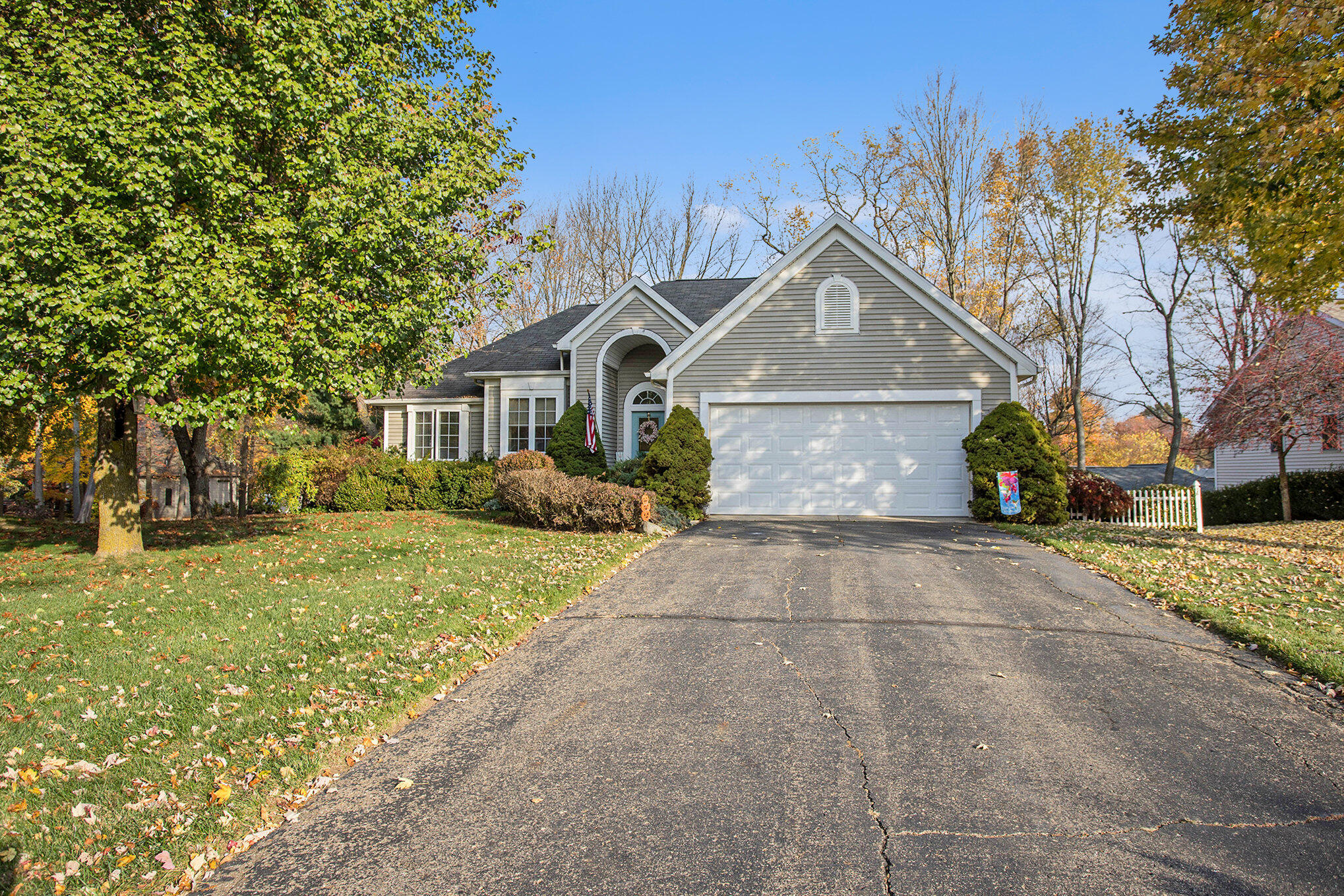 2650 Chestnut Ridge Avenue Portage, MI 49024 - Photo 1 of 18 002_581a9689_410