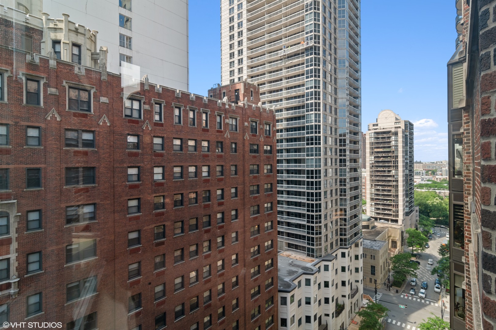40 East Delaware Place, Unit 1602 Chicago, IL 60611 - Photo 22 of 27 a view of a building