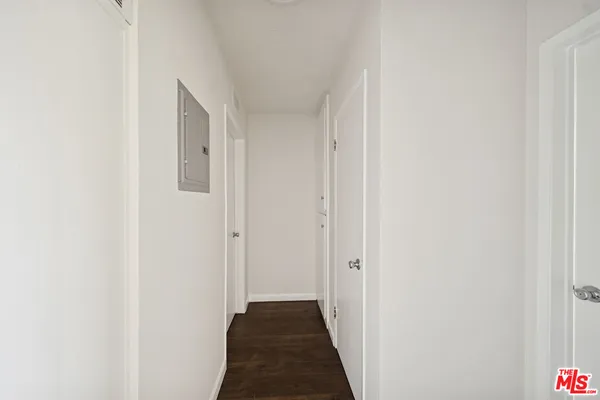 $1,995 | 2038 South Holt Avenue, Unit 16, Los Angeles, CA 90034