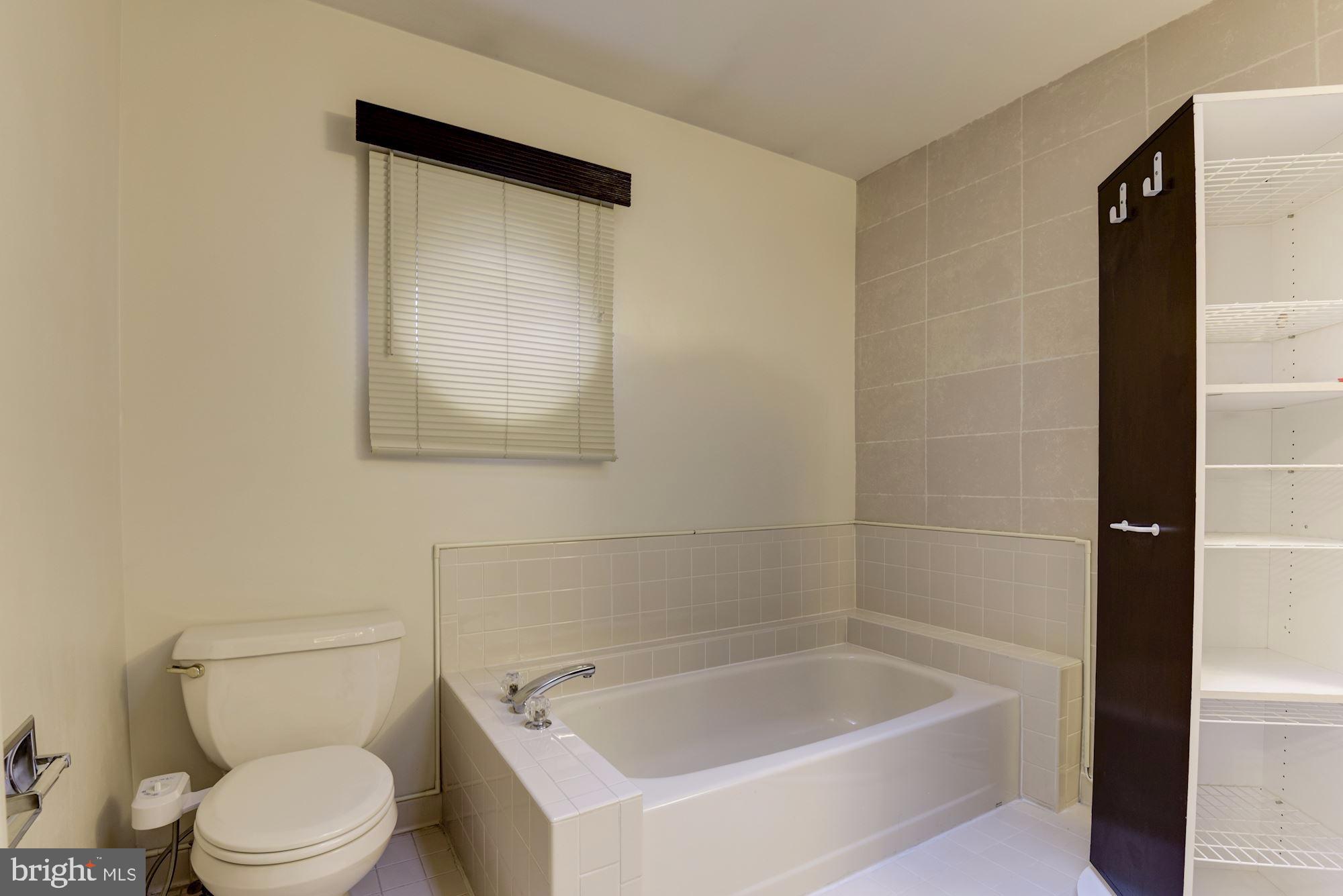 7214 Hidden Ridge Court Springfield, VA 22152 - Photo 17 of 44 Gallery Image 17