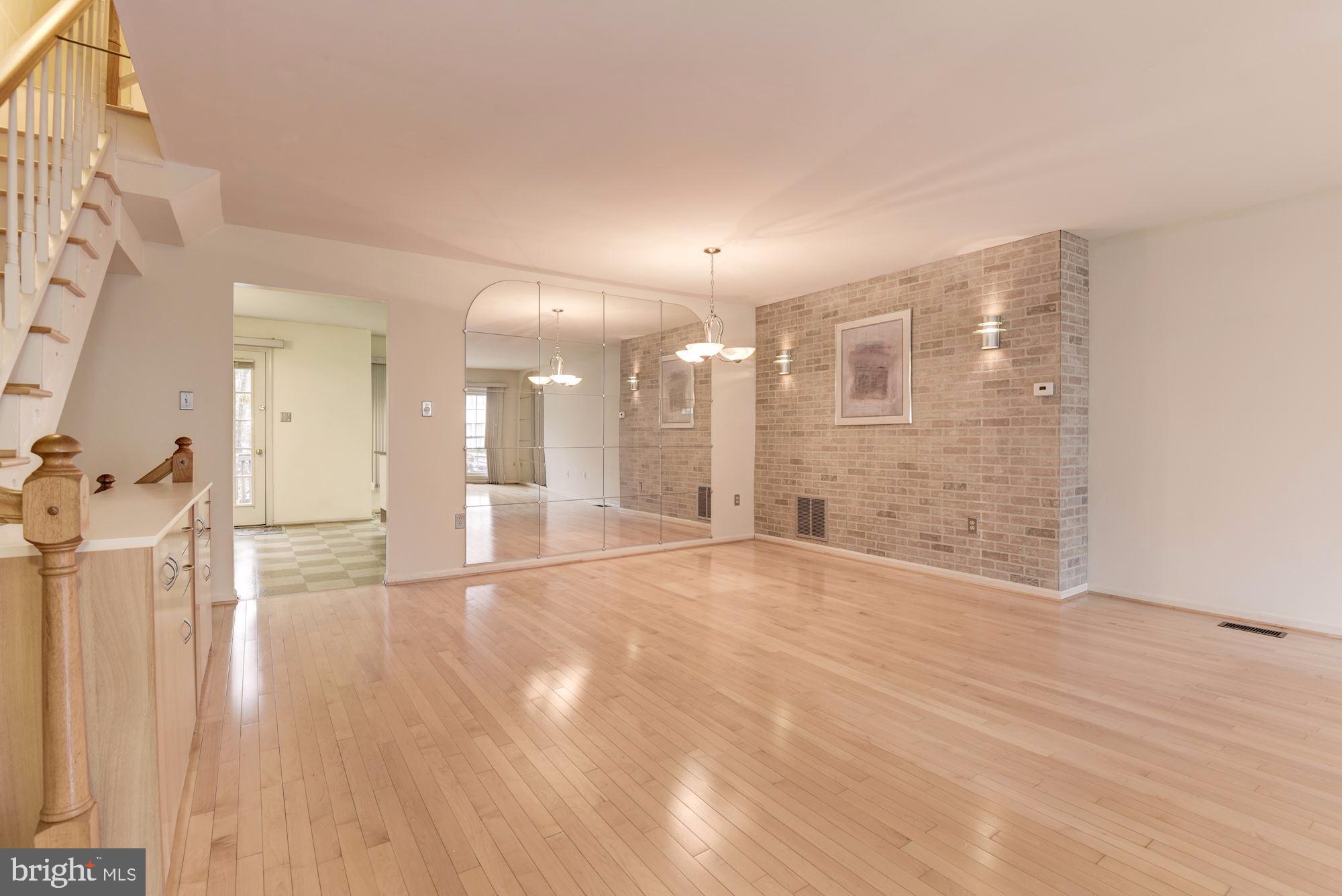 7214 Hidden Ridge Court Springfield, VA 22152 - Photo 3 of 44 Gallery Image 3