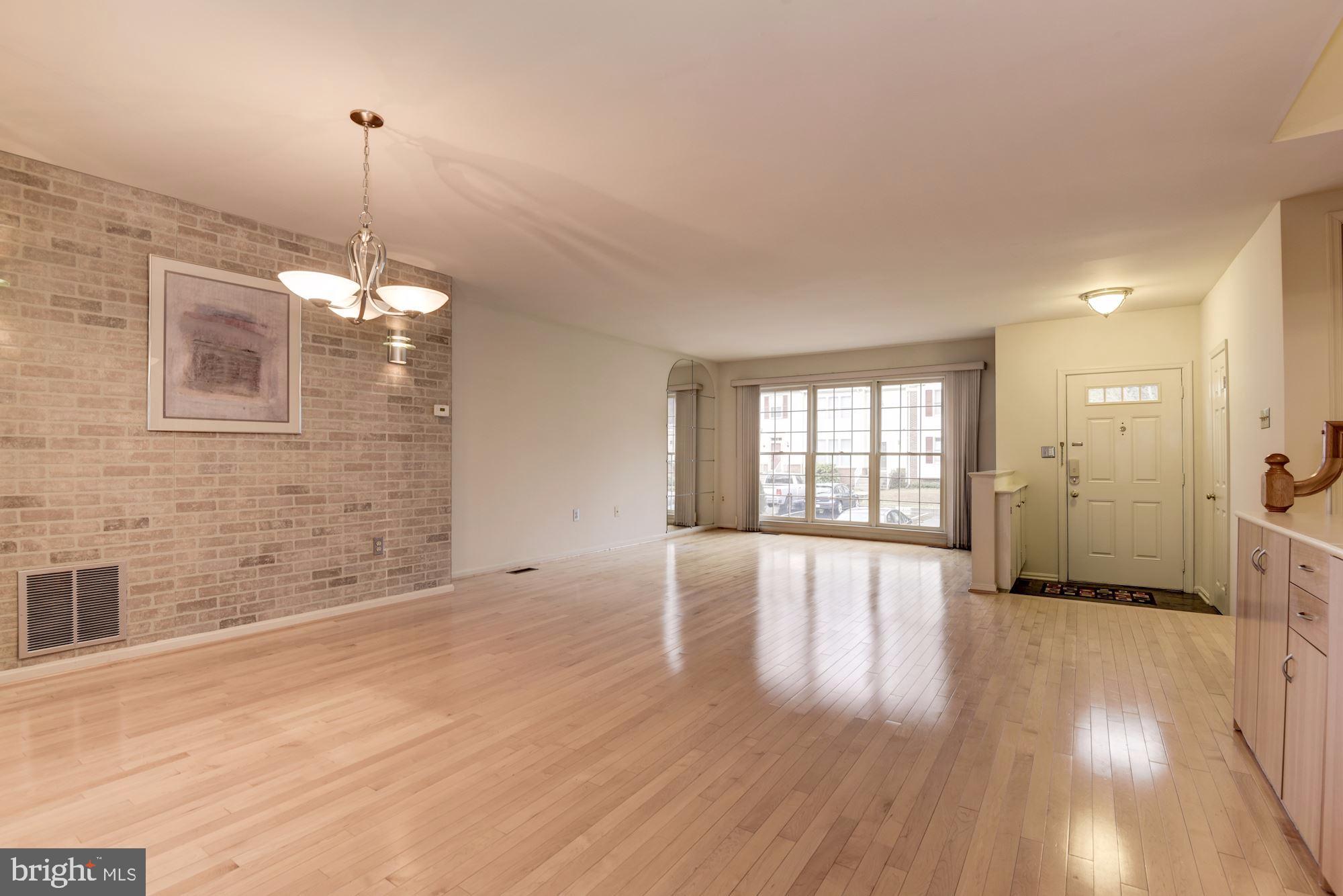 7214 Hidden Ridge Court Springfield, VA 22152 - Photo 4 of 44 Gallery Image 4