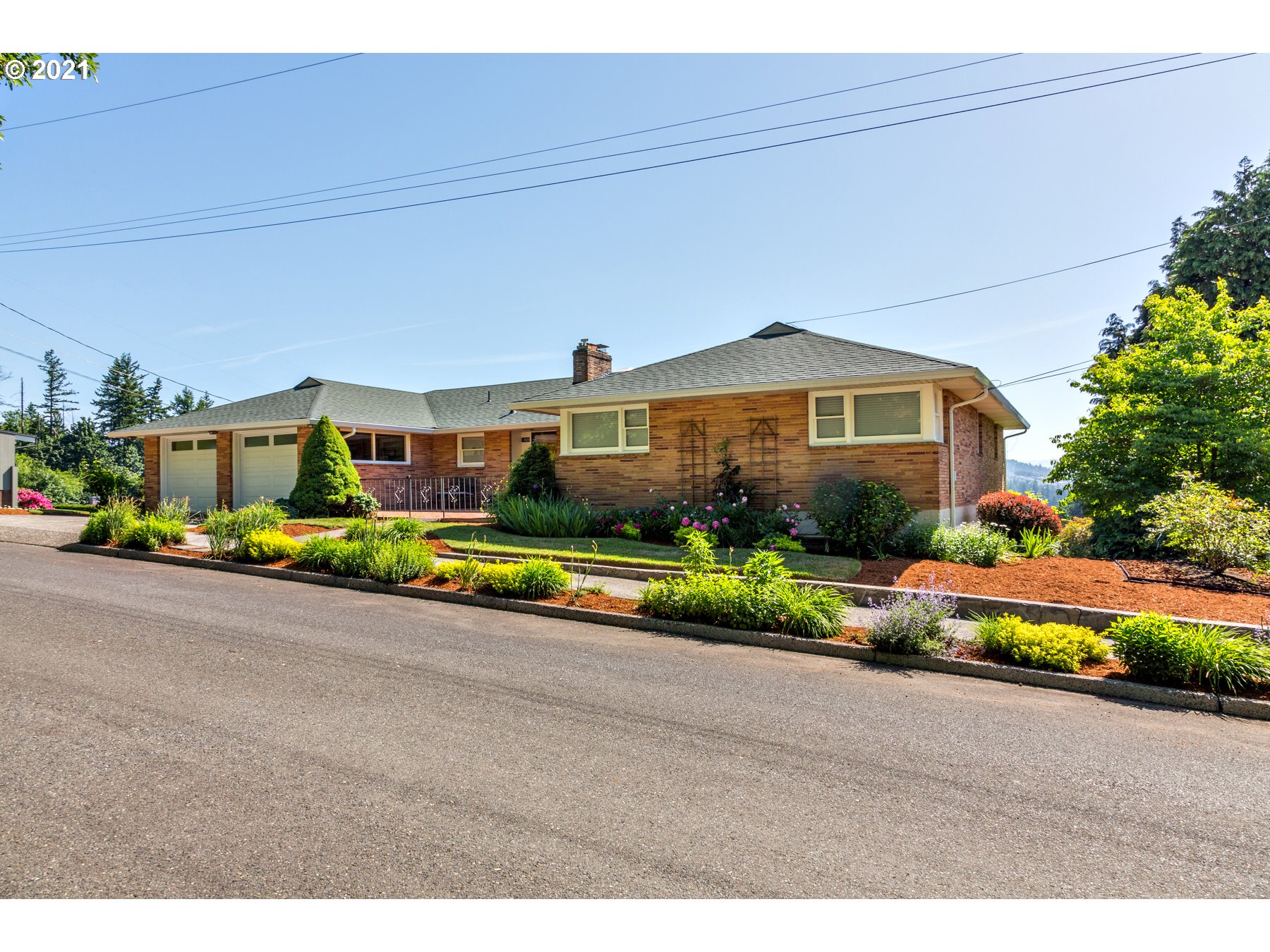 2020 Northwest Couch Street Camas, WA 98607 - Photo 2 of 31 Gallery Image 2