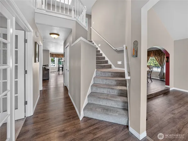 $1,100,000 | 26224 Southeast 425th Street, Enumclaw, WA 98022