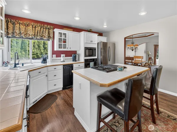 $1,100,000 | 26224 Southeast 425th Street, Enumclaw, WA 98022