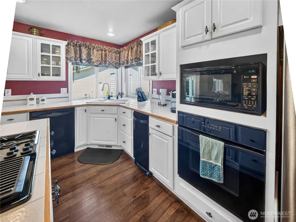 $1,100,000 | 26224 Southeast 425th Street, Enumclaw, WA 98022