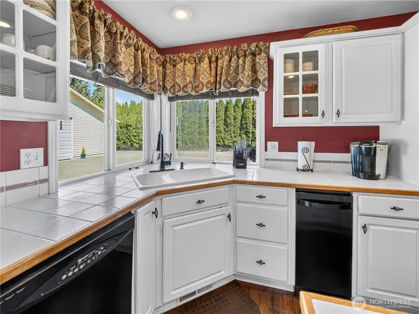 $1,100,000 | 26224 Southeast 425th Street, Enumclaw, WA 98022