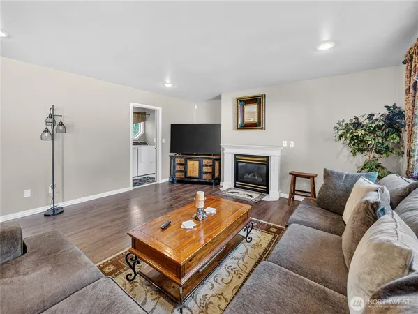 $1,100,000 | 26224 Southeast 425th Street, Enumclaw, WA 98022