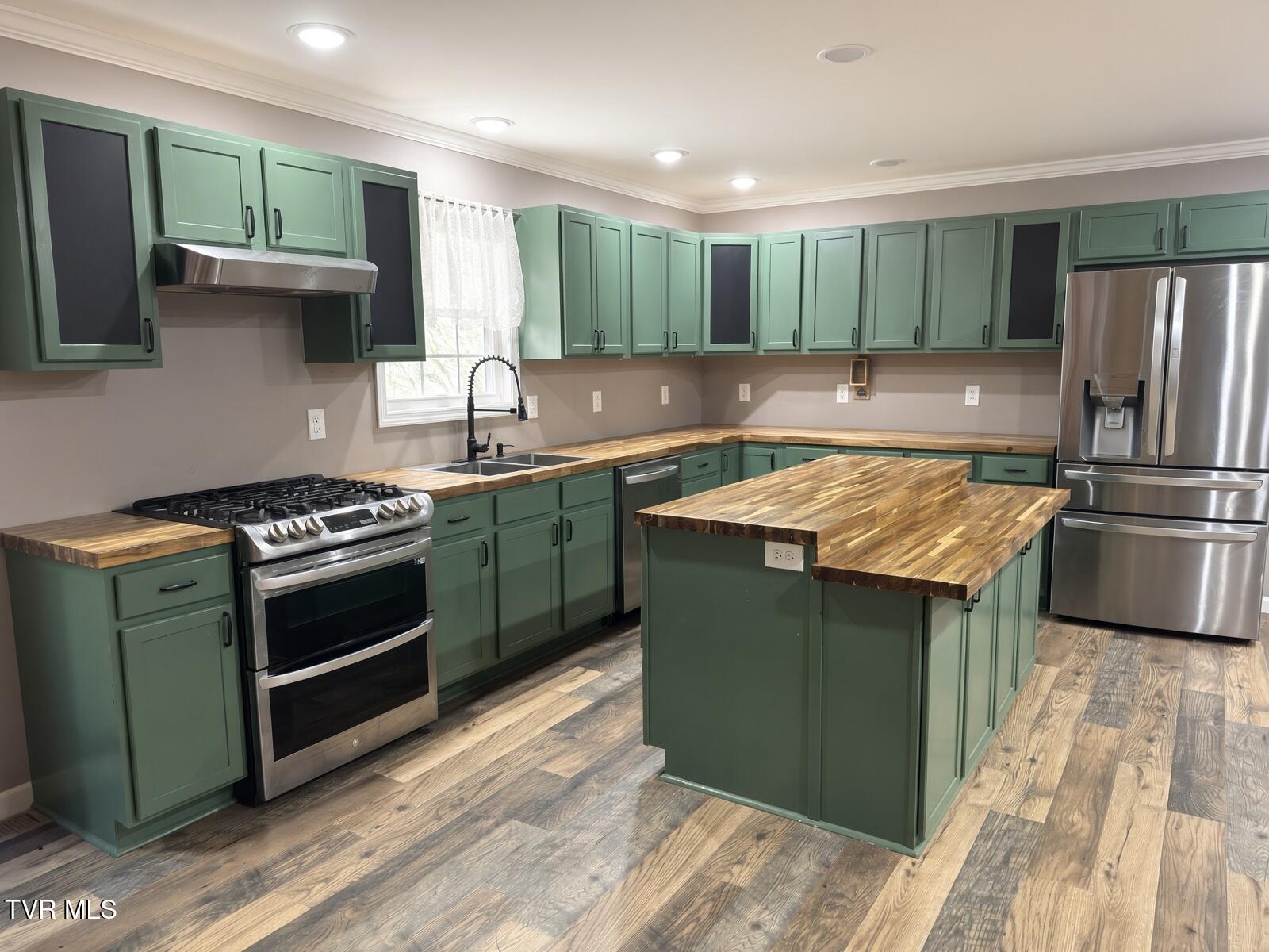 433 Michael Road Trade, TN 37691 - Photo 6 of 32 12 - Kitchen