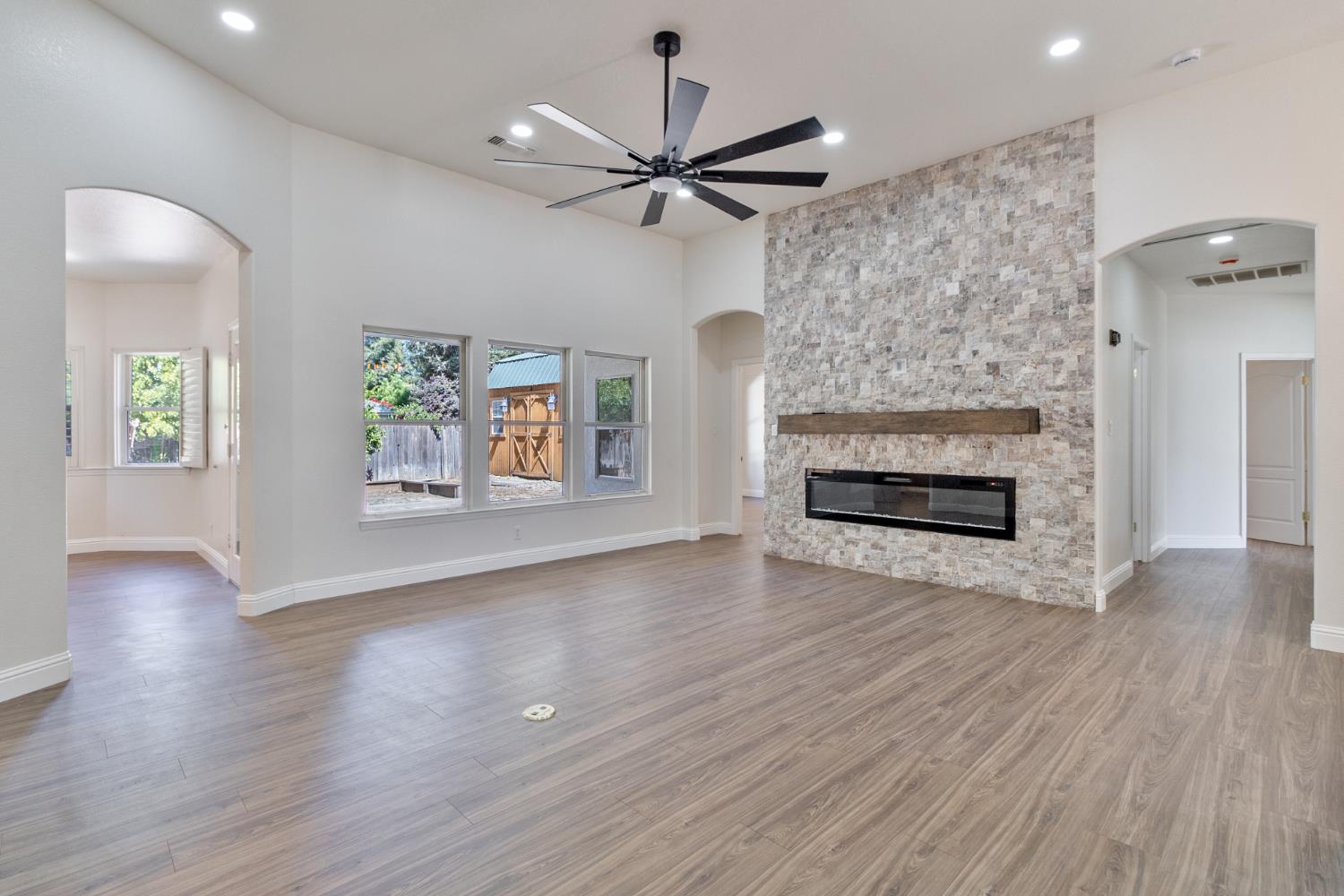 467 South Maple Drive Reedley, CA 93654 - Photo 11 of 65