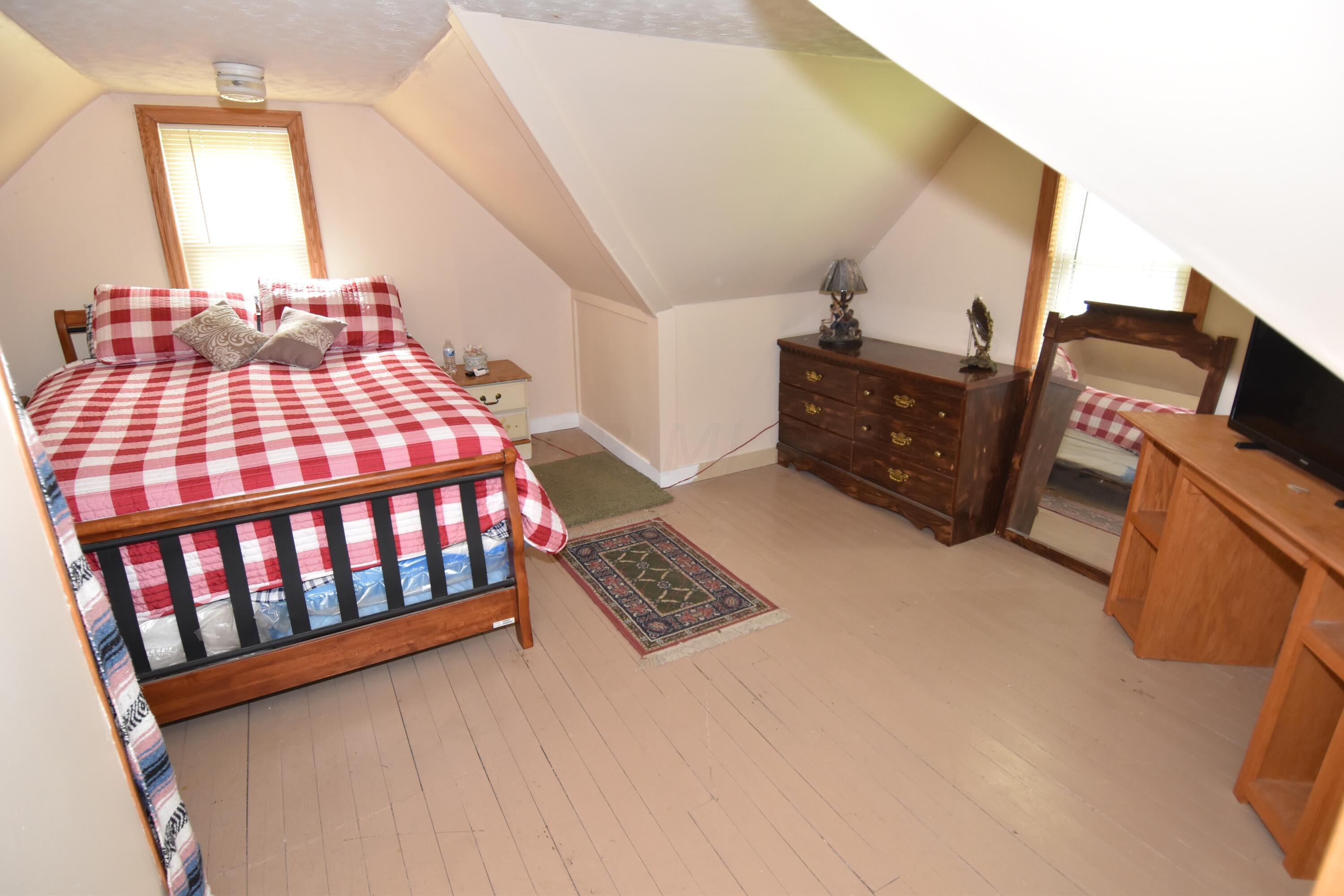 2191 Watkins Road Columbus, OH 43207 - Photo 23 of 35 15 x 19 Bedroom