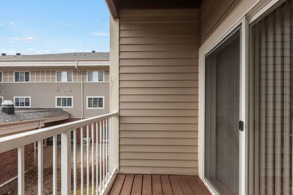 $115,000 | 801 North McLean Boulevard, Unit 222, Elgin, IL 60123