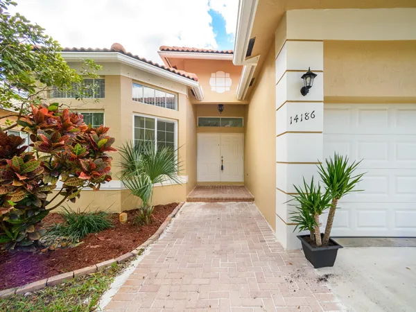 $3,900 | 14186 Southwest 32nd Street, Miramar, FL 33027