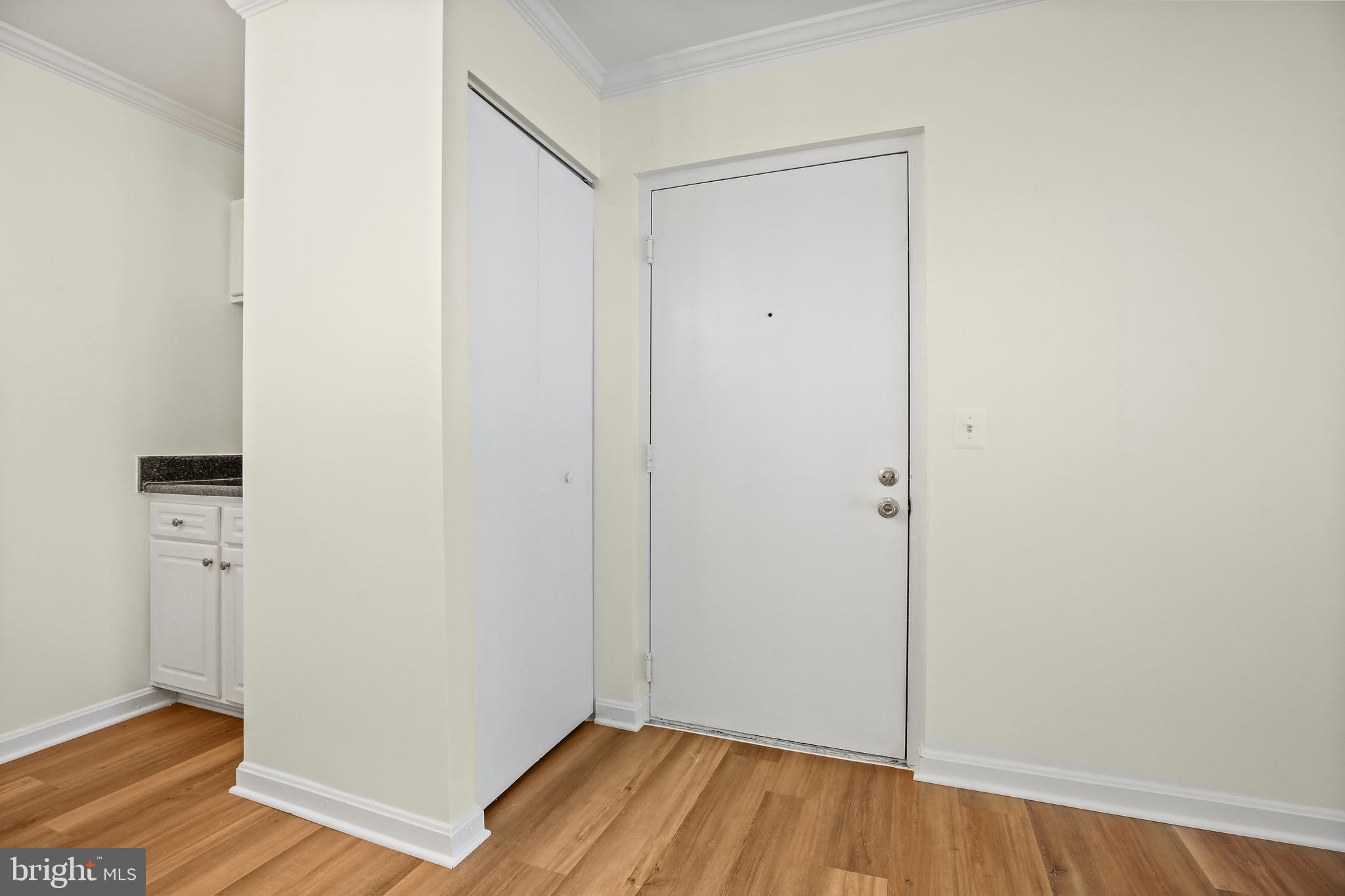 18302 Streamside Drive, Unit 101 Gaithersburg, MD 20879 - Photo 4 of 57