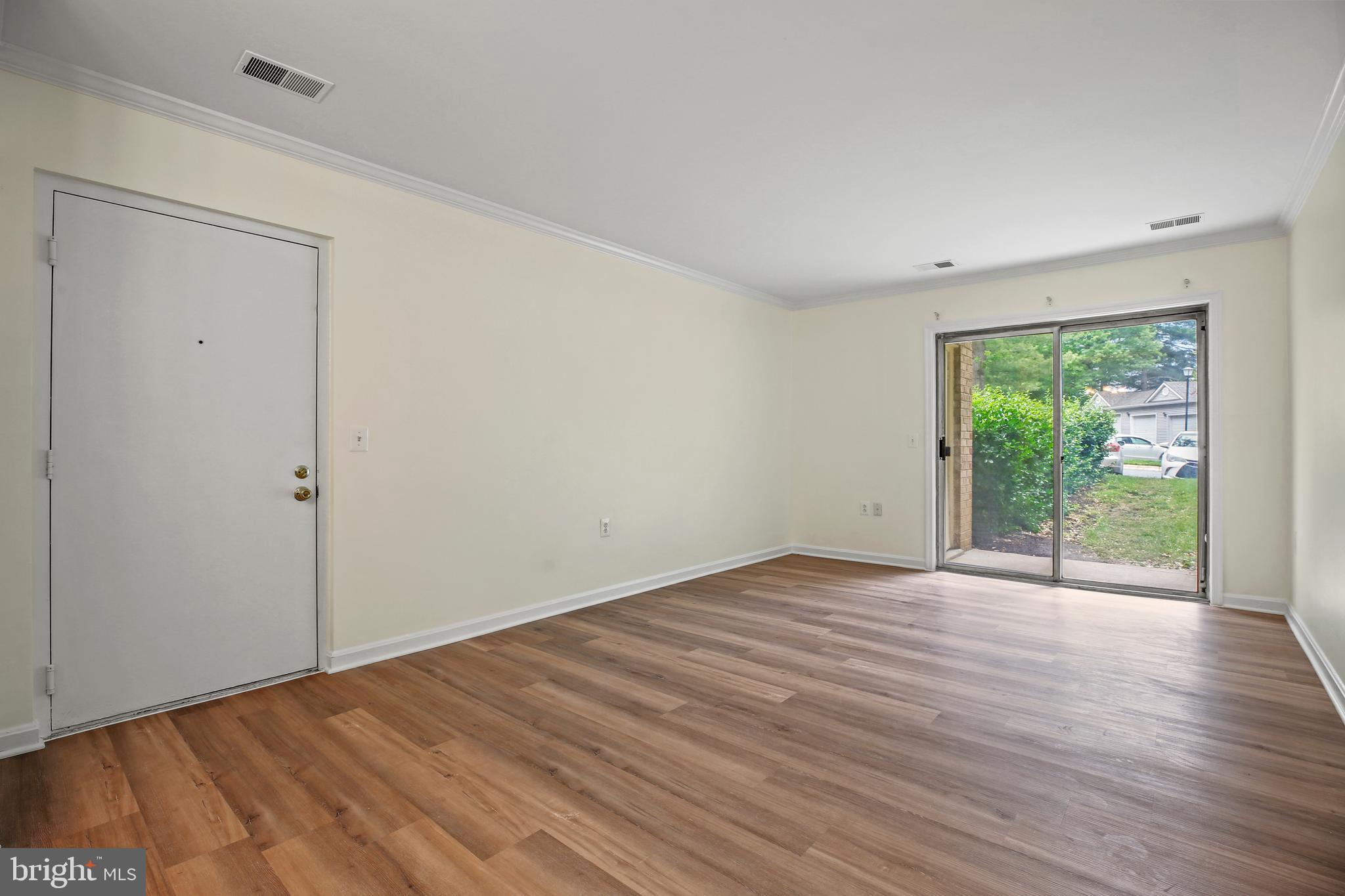 18302 Streamside Drive, Unit 101 Gaithersburg, MD 20879 - Photo 5 of 57