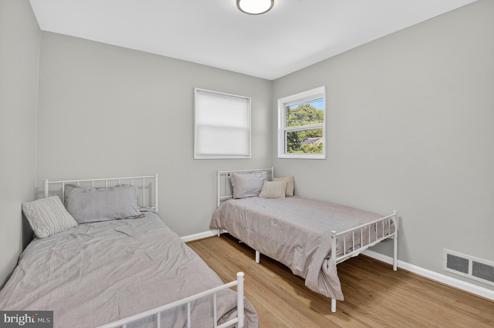 2016 Cascade Road Silver Spring, MD 20902 - Photo 27 of 37