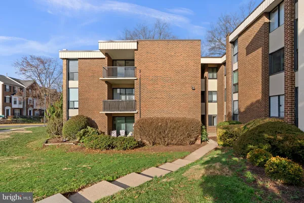$159,000 | 9907 Blundon Drive, Unit 302, Silver Spring, MD 20902