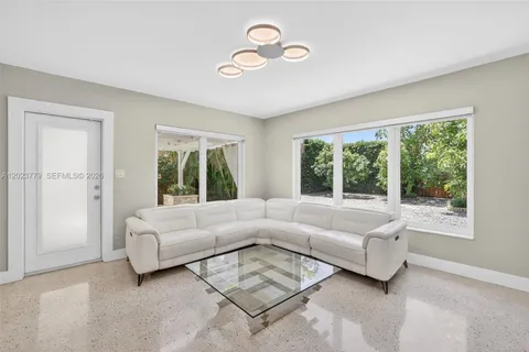 $650,000 | 709 Northwest 9th Court, Hallandale Beach, FL 33009