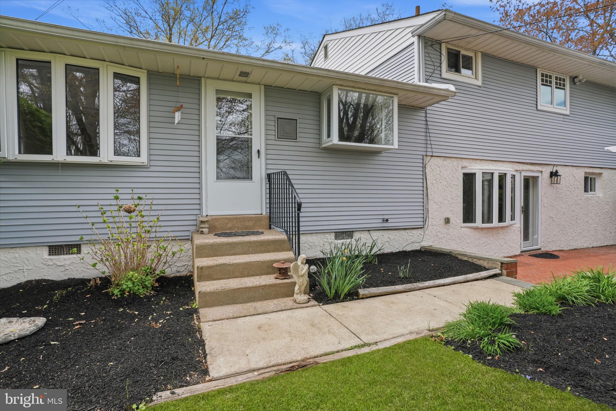 1312 Harris Road Dresher, PA 19025 - Photo 3 of 41