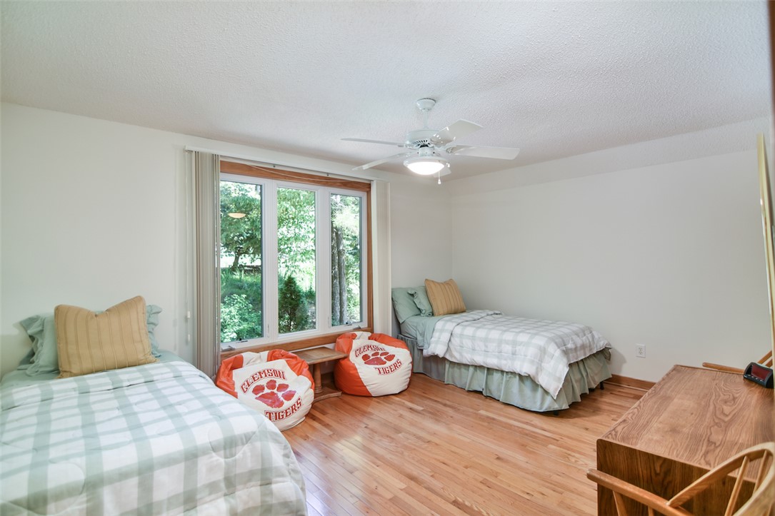 128 Sunset Bay Boulevard Seneca, SC 29672 - Photo 28 of 50 Guest bedroom suite above garage
