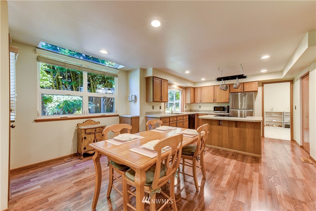 2529 181st Place Southeast Bothell, WA 98012 - Photo 11 of 27 Gallery Image 11