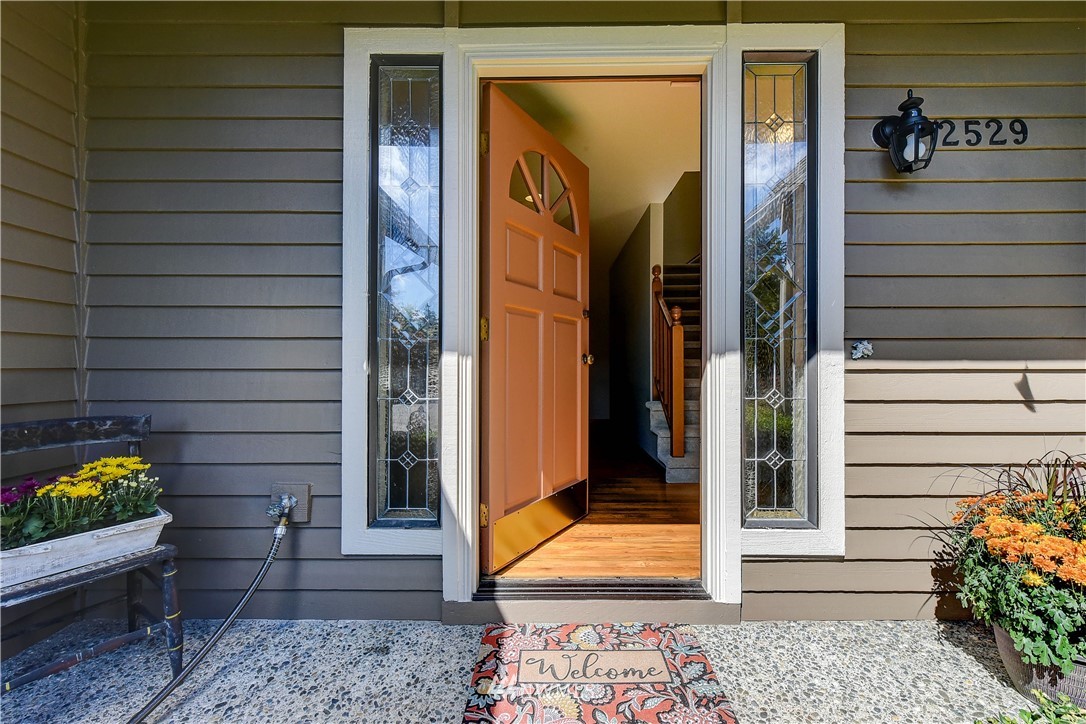 2529 181st Place Southeast Bothell, WA 98012 - Photo 3 of 27 Gallery Image 3