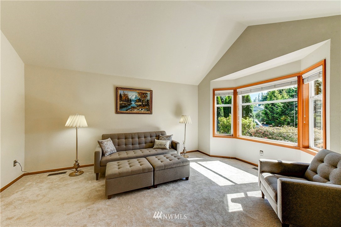 2529 181st Place Southeast Bothell, WA 98012 - Photo 4 of 27 Gallery Image 4