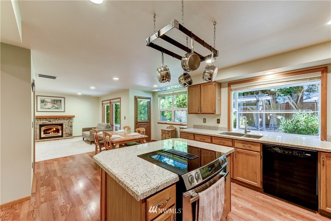 2529 181st Place Southeast Bothell, WA 98012 - Photo 8 of 27 Gallery Image 8