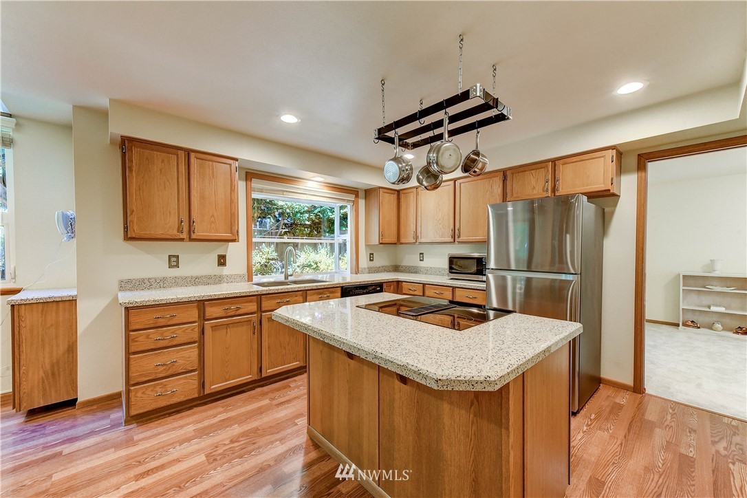 2529 181st Place Southeast Bothell, WA 98012 - Photo 9 of 27 Gallery Image 9