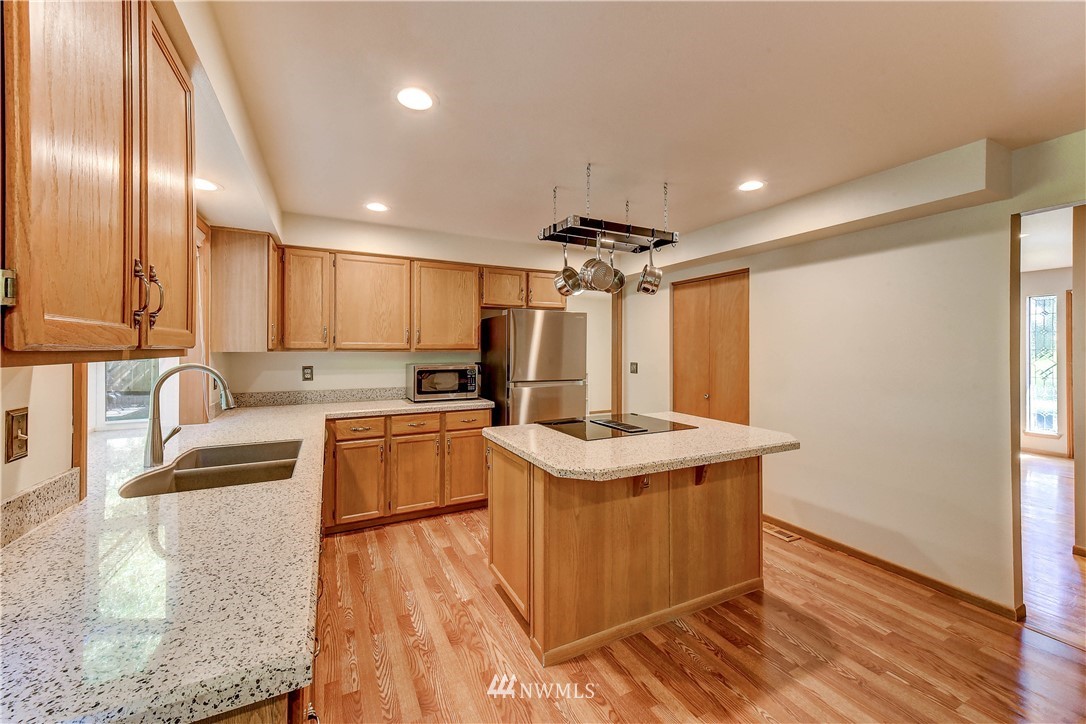 2529 181st Place Southeast Bothell, WA 98012 - Photo 10 of 27 Gallery Image 10