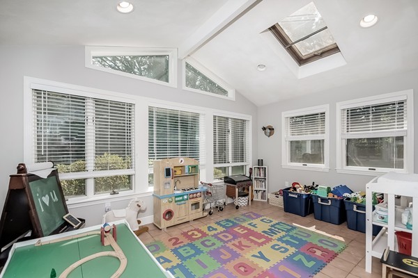 79 Crabtree Road Concord, MA 01742 - Photo 12 of 27 Gallery Image 12