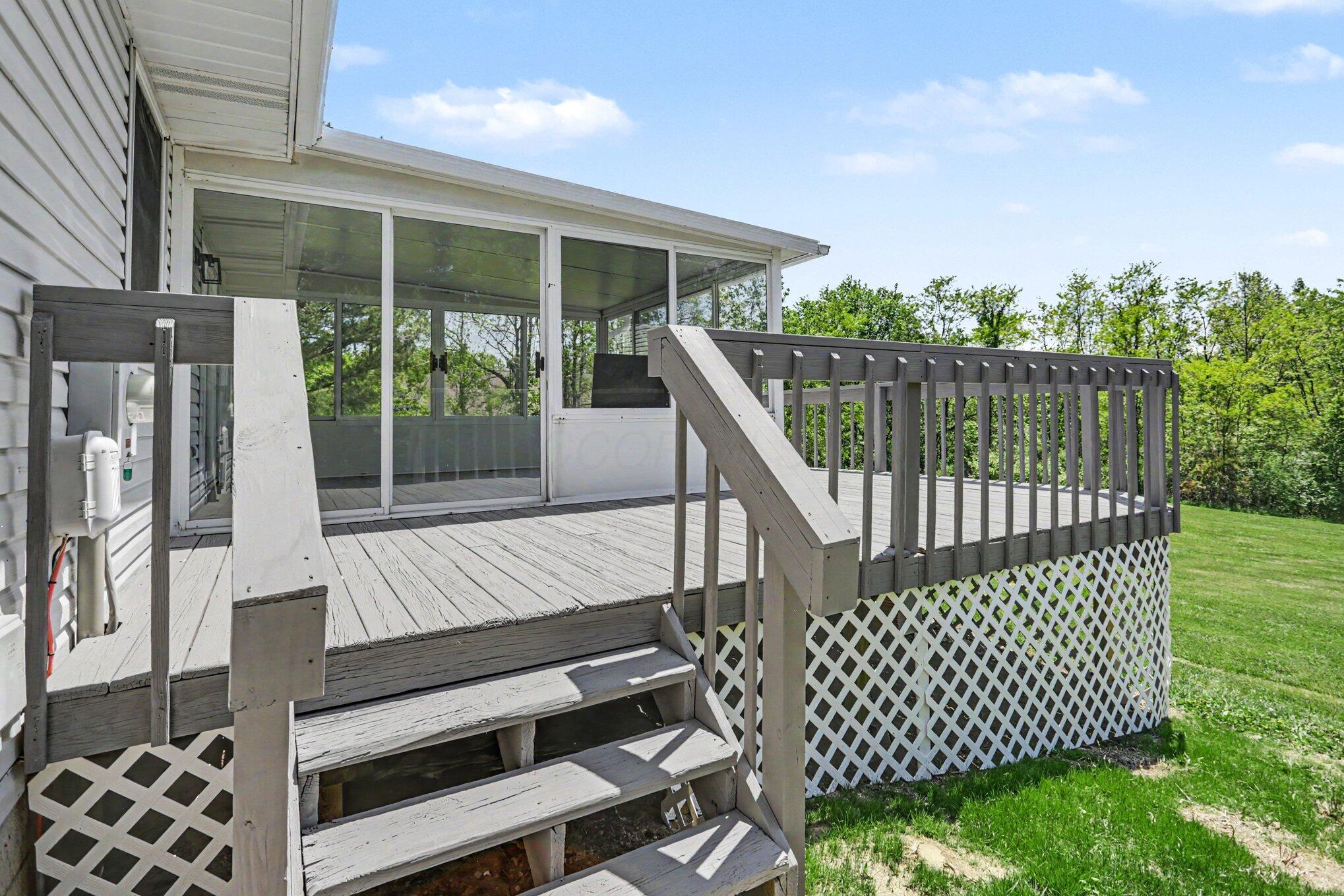 4315 Corner Road Alexandria, OH 43001 - Photo 32 of 39 Deck