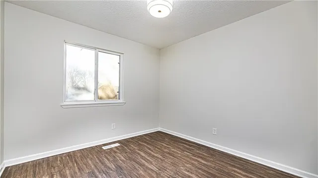 $408,000 | 9212 Constance Street, Lenexa, KS 66215