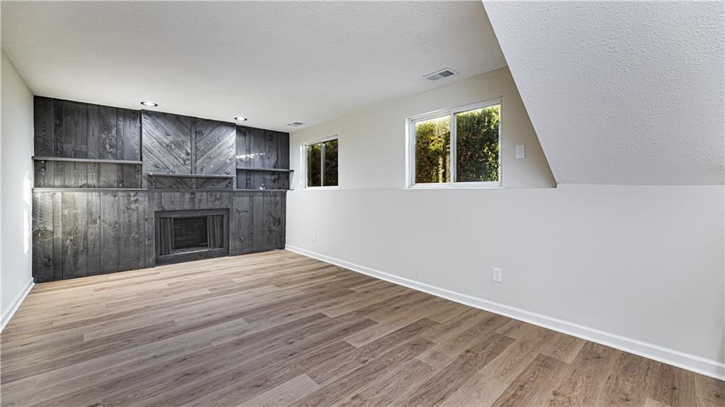 9212 Constance Street Lenexa, KS 66215 - Photo 15 of 20