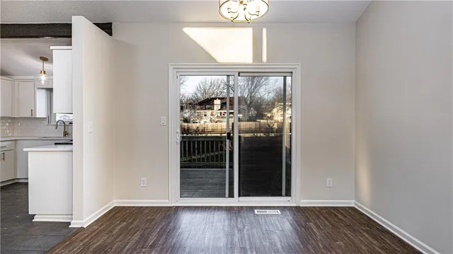 $408,000 | 9212 Constance Street, Lenexa, KS 66215