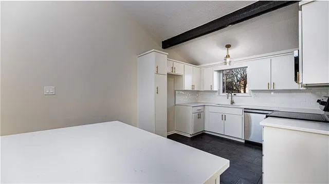 $408,000 | 9212 Constance Street, Lenexa, KS 66215