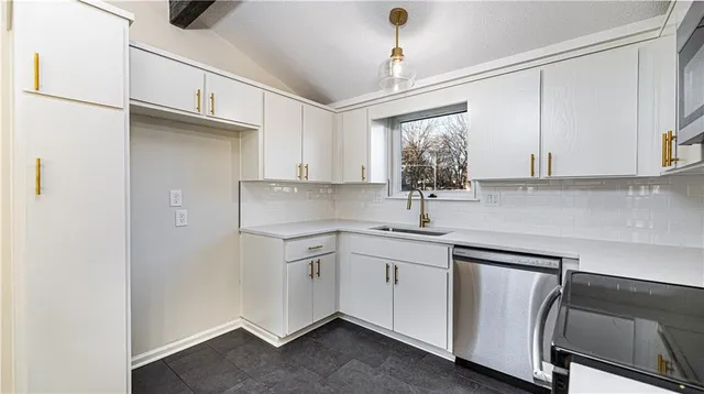 $408,000 | 9212 Constance Street, Lenexa, KS 66215