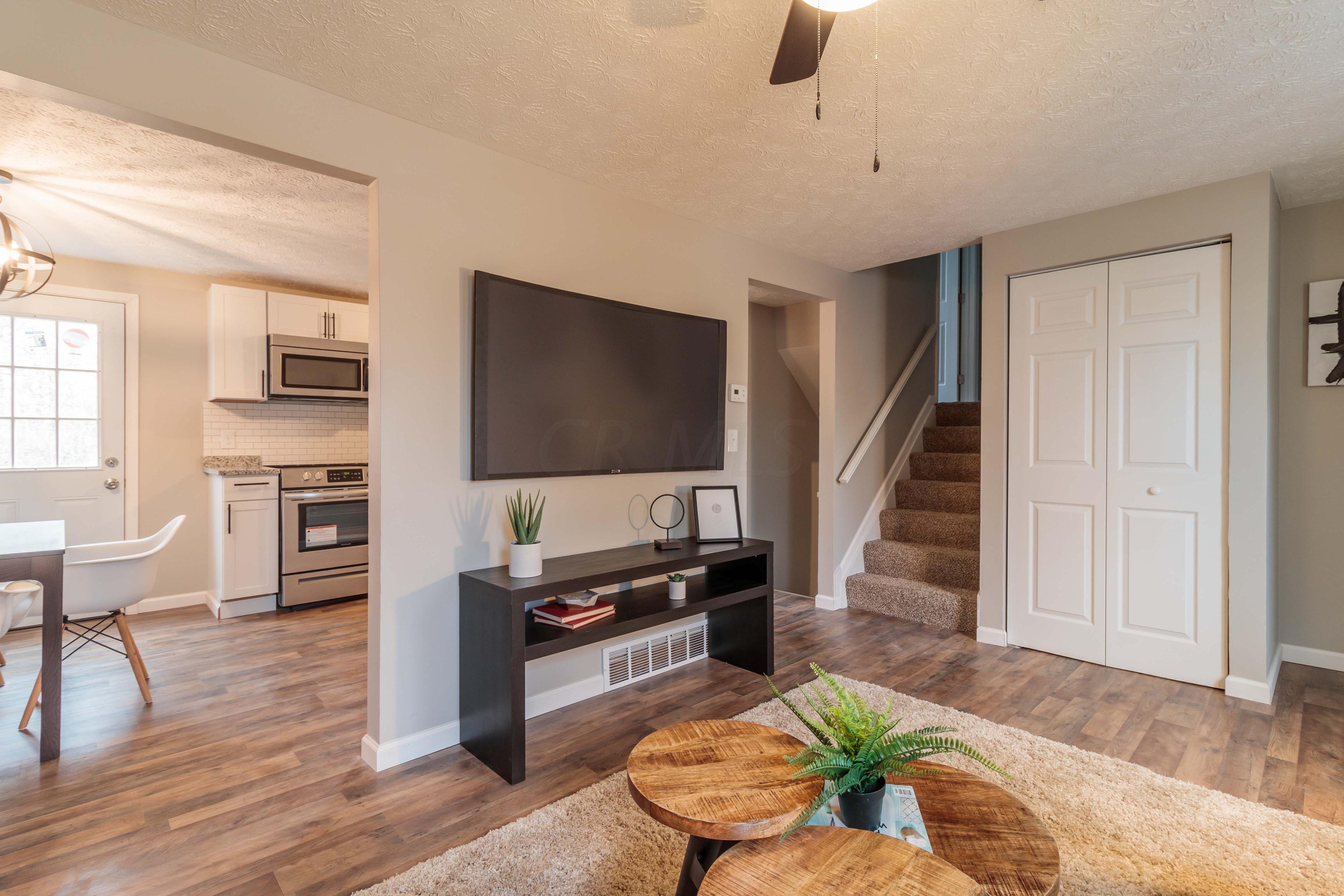 3387 Rudon Lane Columbus, OH 43204 - Photo 5 of 31 Gallery Image 5