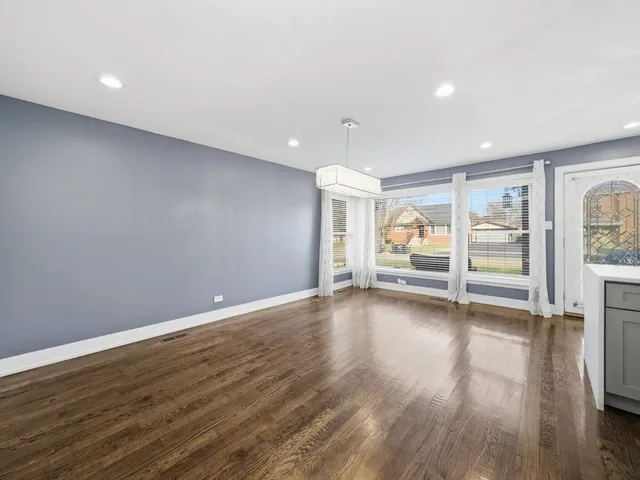 $549,900 | 10618 Mason Avenue, Chicago Ridge, IL 60415