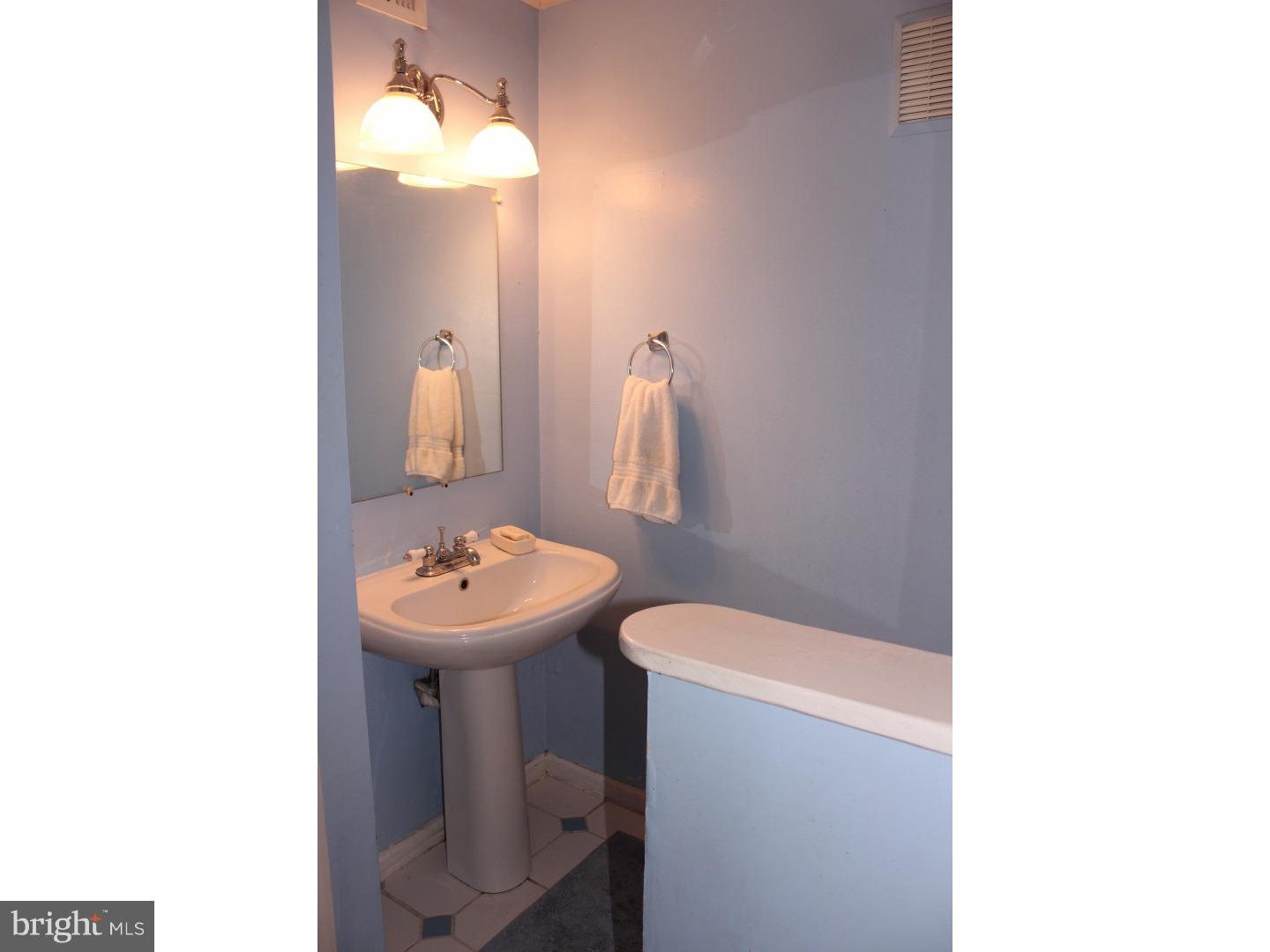305 Ripka Street, Unit D Philadelphia, PA 19128 - Photo 10 of 15