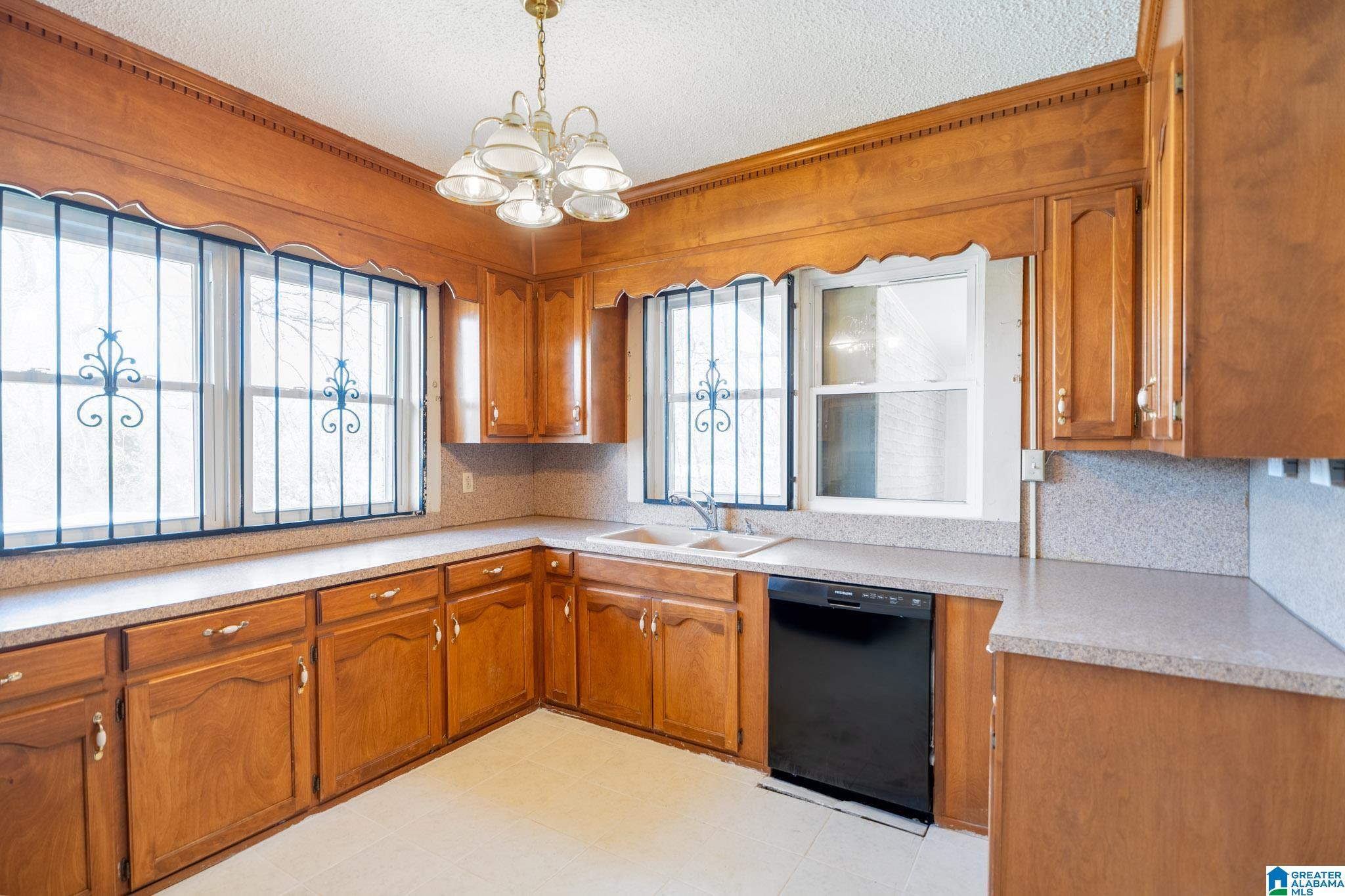 1505 24th Street Southwest Birmingham, AL 35211 - Photo 4 of 22