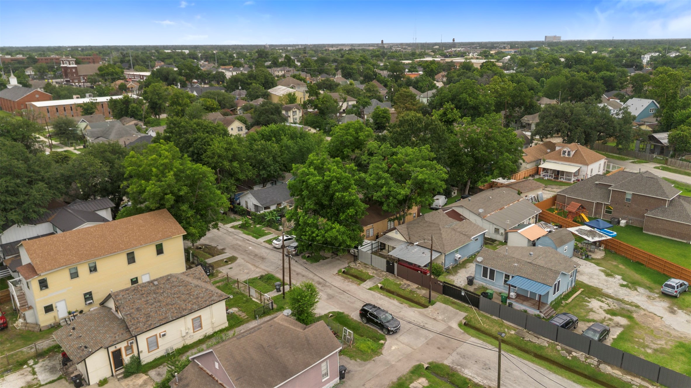 1612 Common Street Houston, TX 77009 - Photo 12 of 21