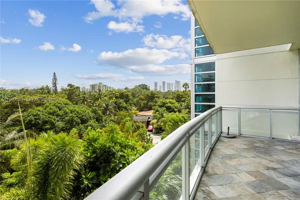 $7,200 | 1090 Northwest N River Drive, Unit 402, Miami, FL 33136