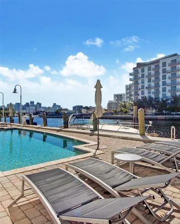 $7,200 | 1090 Northwest N River Drive, Unit 402, Miami, FL 33136